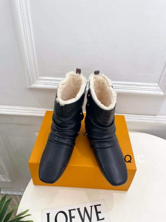 Picture of Louis Vuitton Shoes _SKULVsz35-40XC110512426